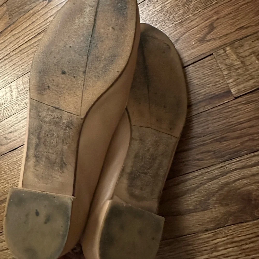Stuart Weitzman Beige Ballet Flats with Bow Detail - Picture 6 of 8